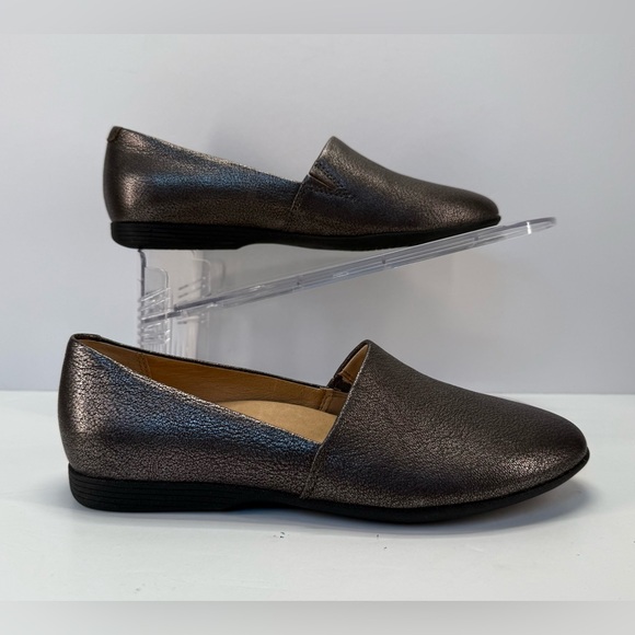 NWT Dansko Larisa women’s slip on Metallic pewter Flats size 6 - Picture 4 of 14